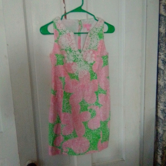 Lilly Pulitzer sleeveless dress size 2 pink and green shift dress. - Picture 4 of 4